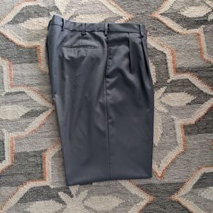Jos A Banks travelers performance pant grey
